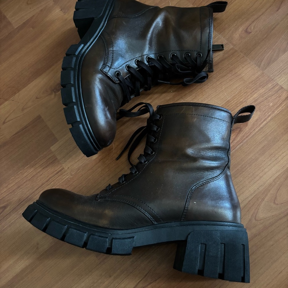 Women’s Thursday brown añejo combat boots size 8